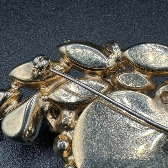 Stunning Blue and Gold Tone Faux Pearl Brooch with Crystal Beads - Picture 8 of 13